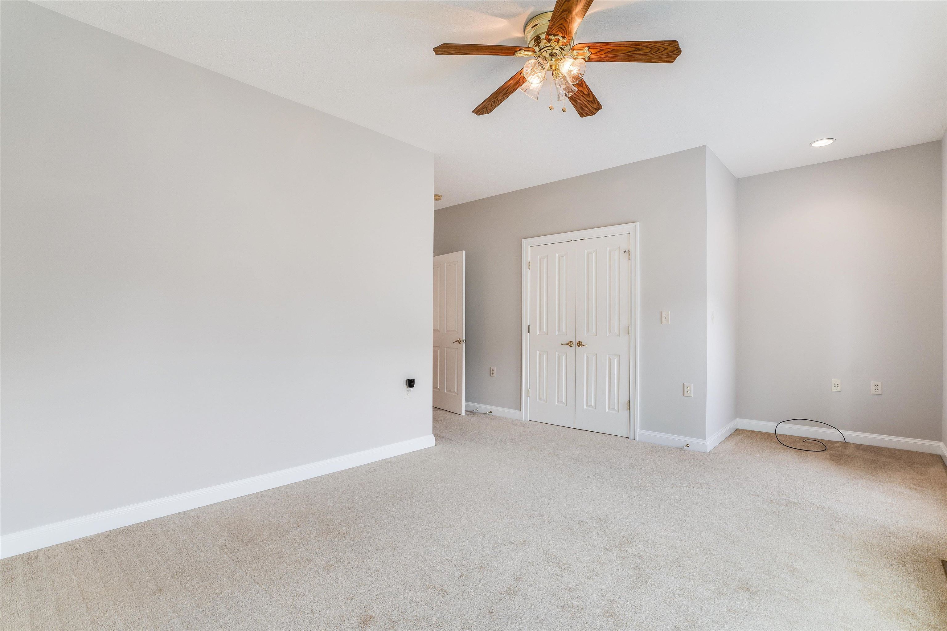 2576 GREENPORT DR