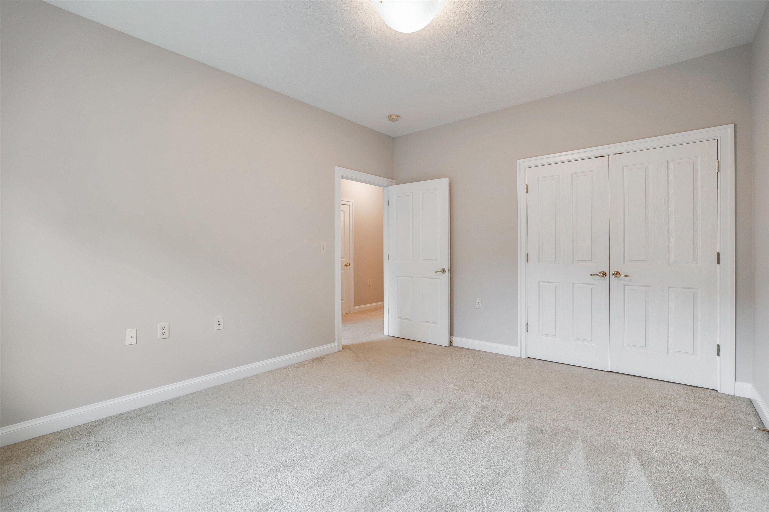 2576 GREENPORT DR