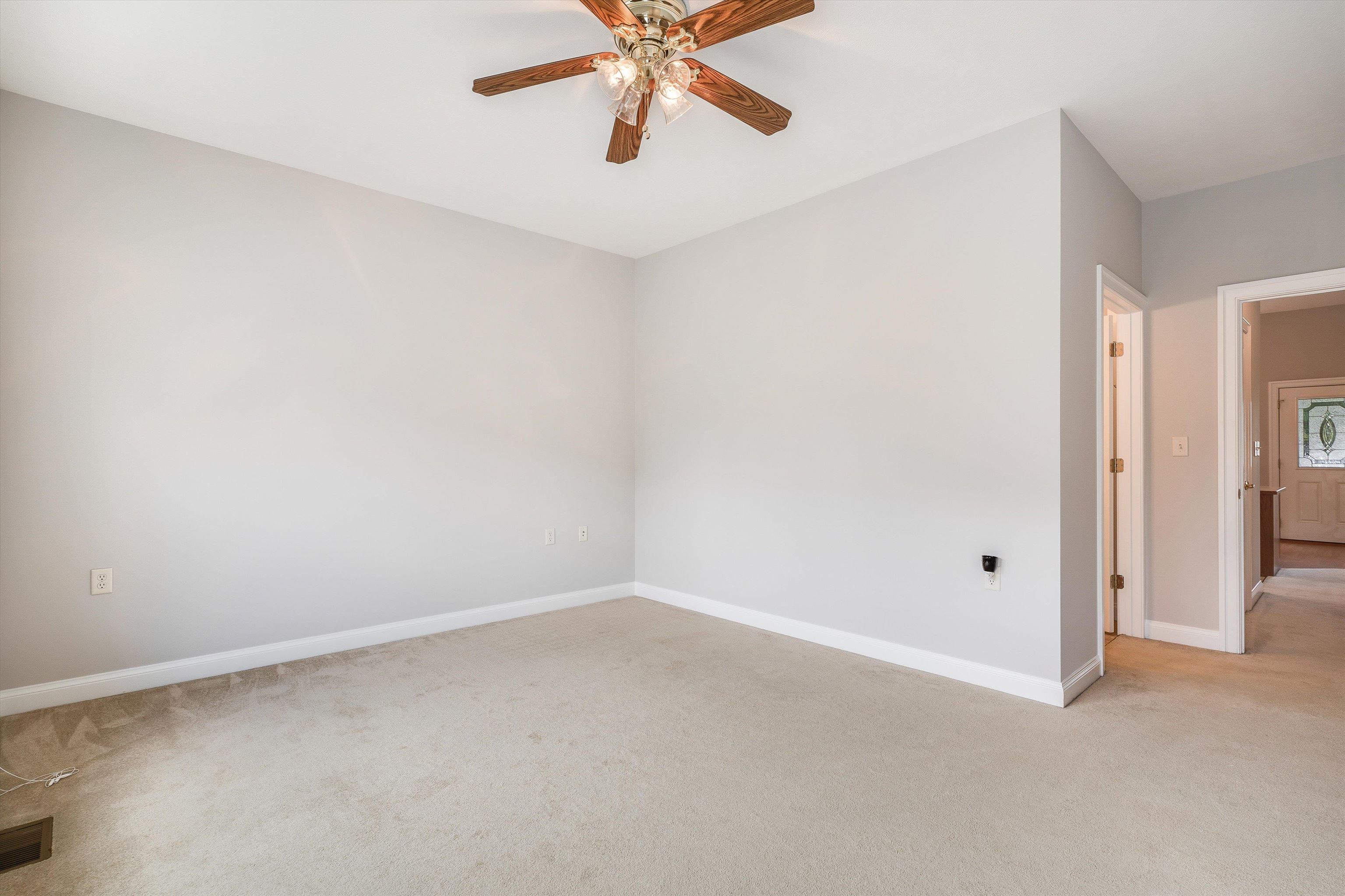 2576 GREENPORT DR