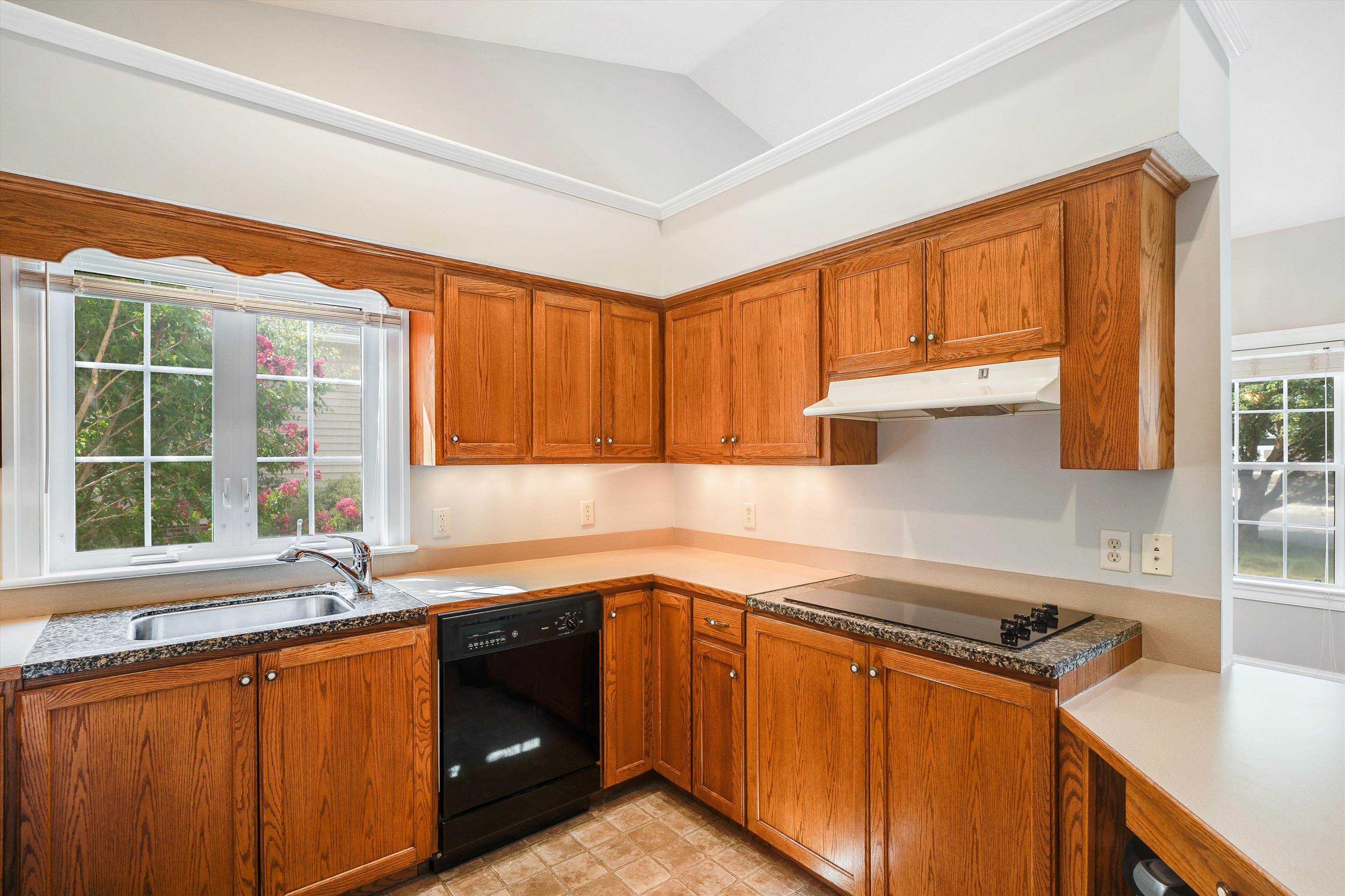 2576 GREENPORT DR