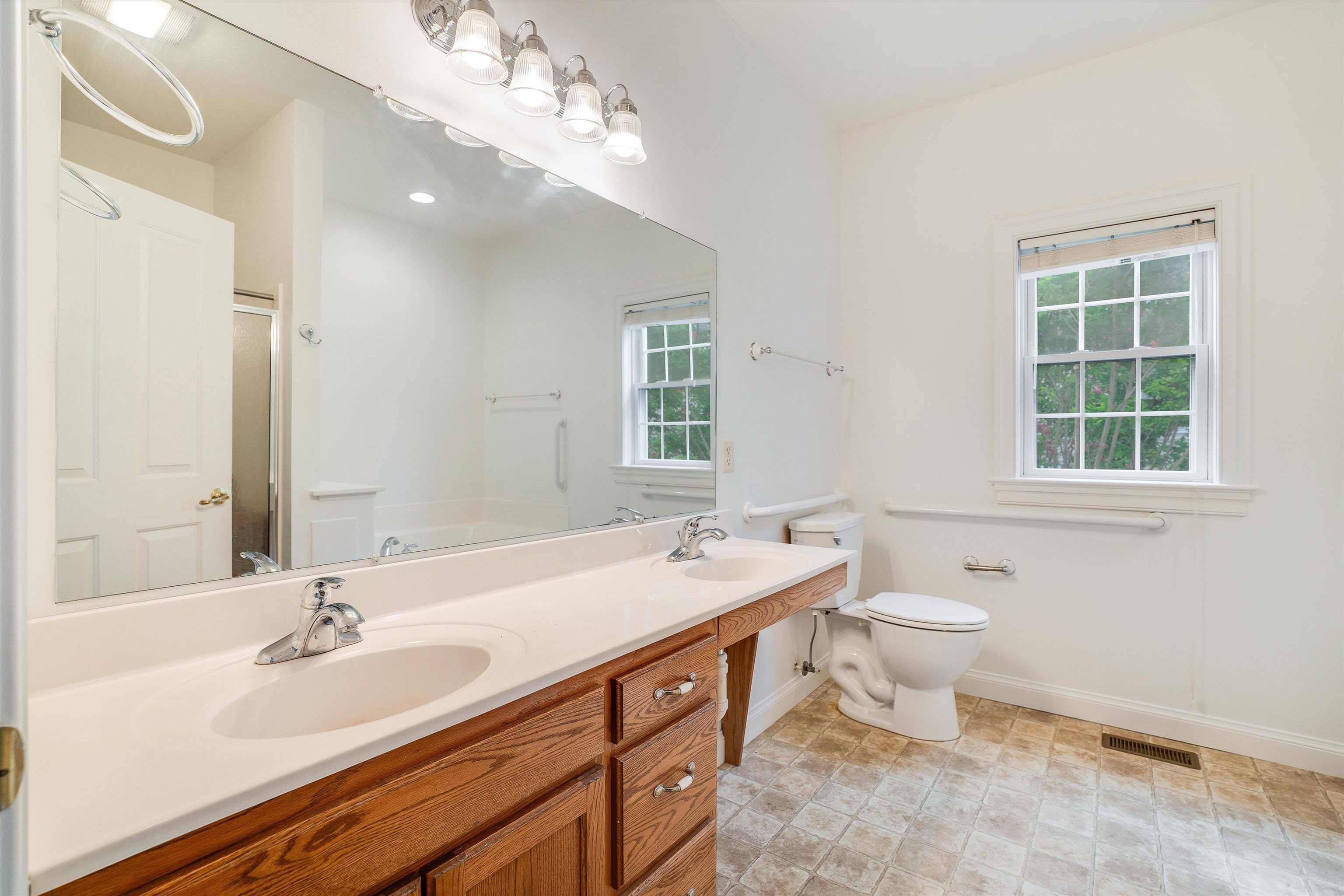 2576 GREENPORT DR