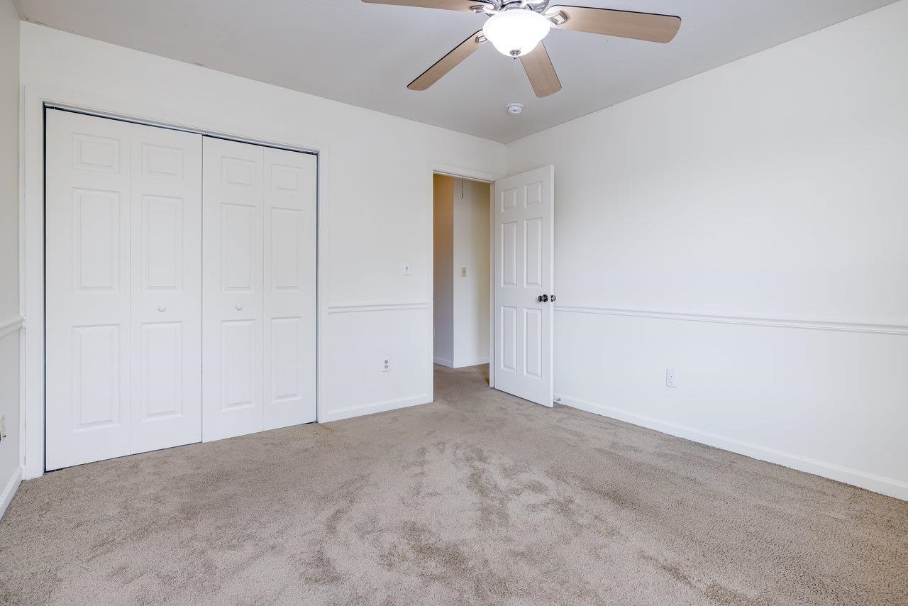 53 EASTHAMPTON CT