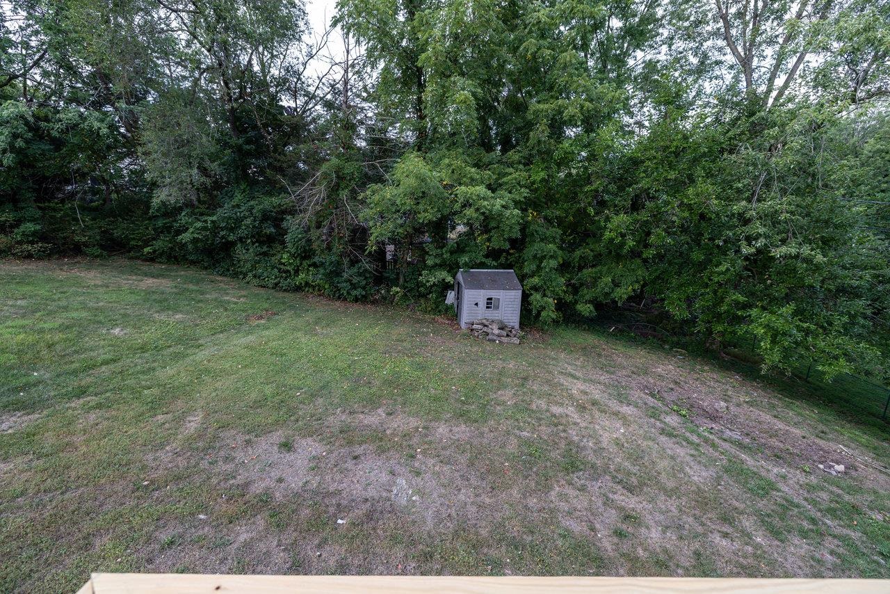 53 EASTHAMPTON CT