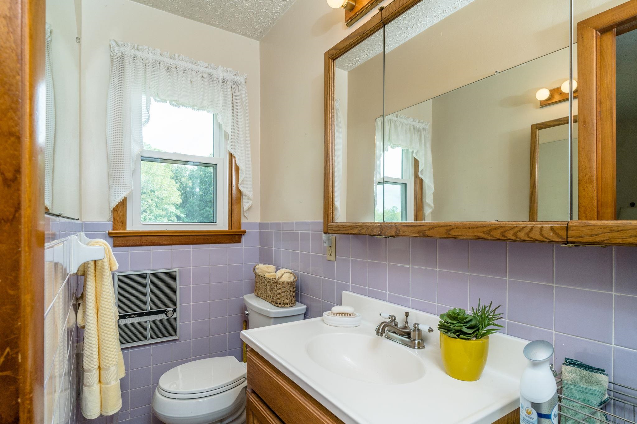 4192 SINGERS GLEN RD