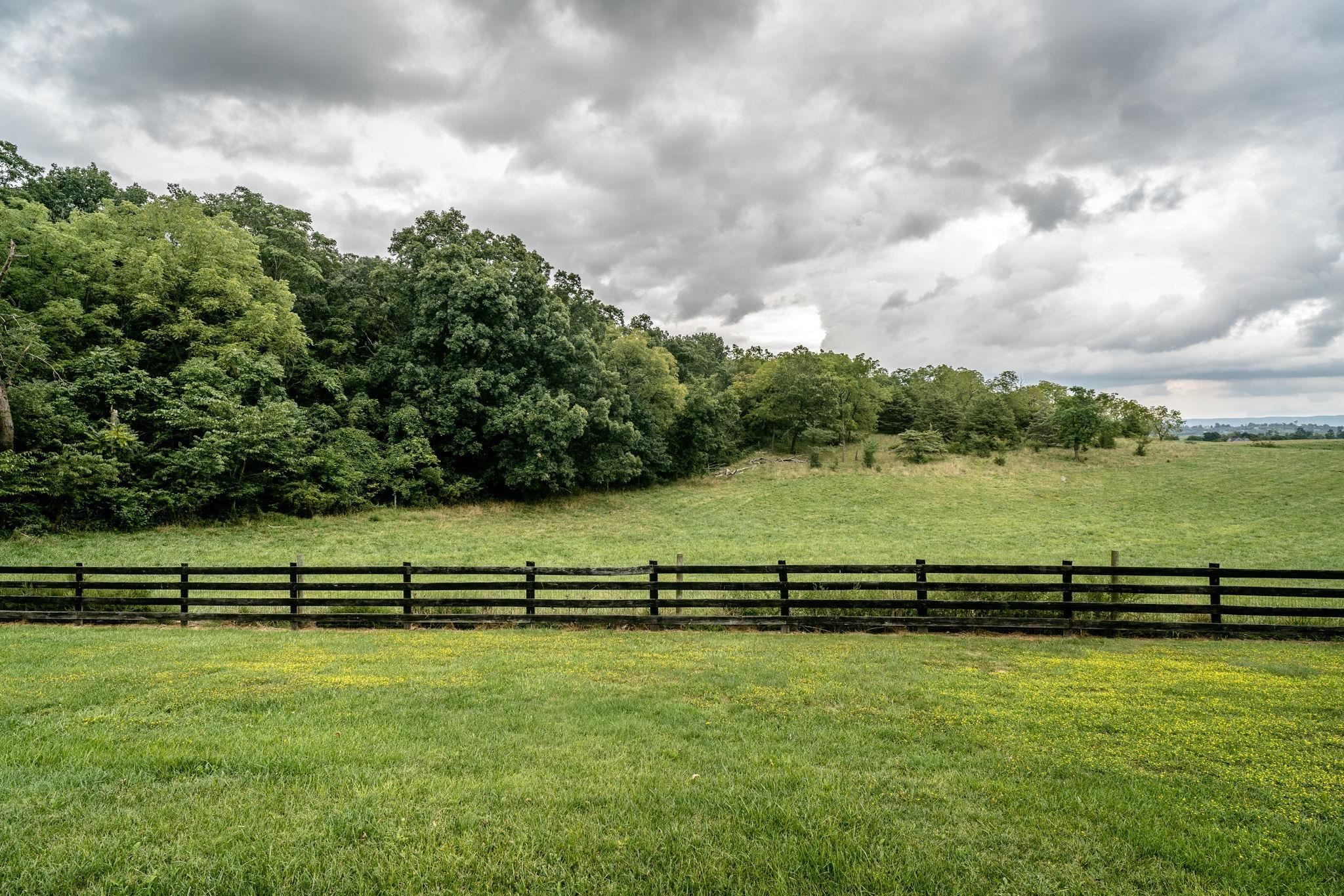 4192 SINGERS GLEN RD