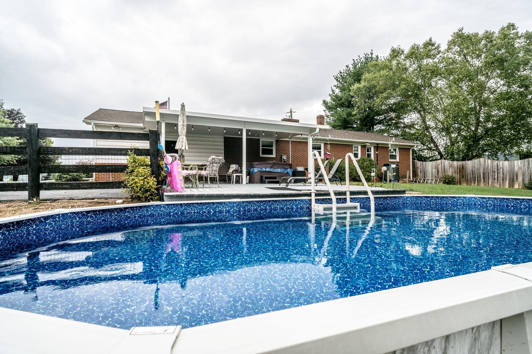 4192 SINGERS GLEN RD