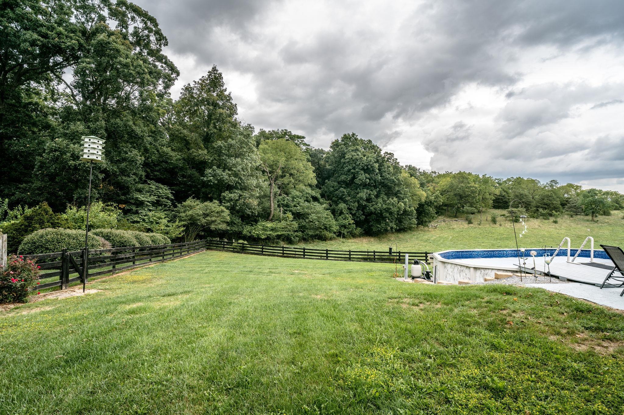 4192 SINGERS GLEN RD