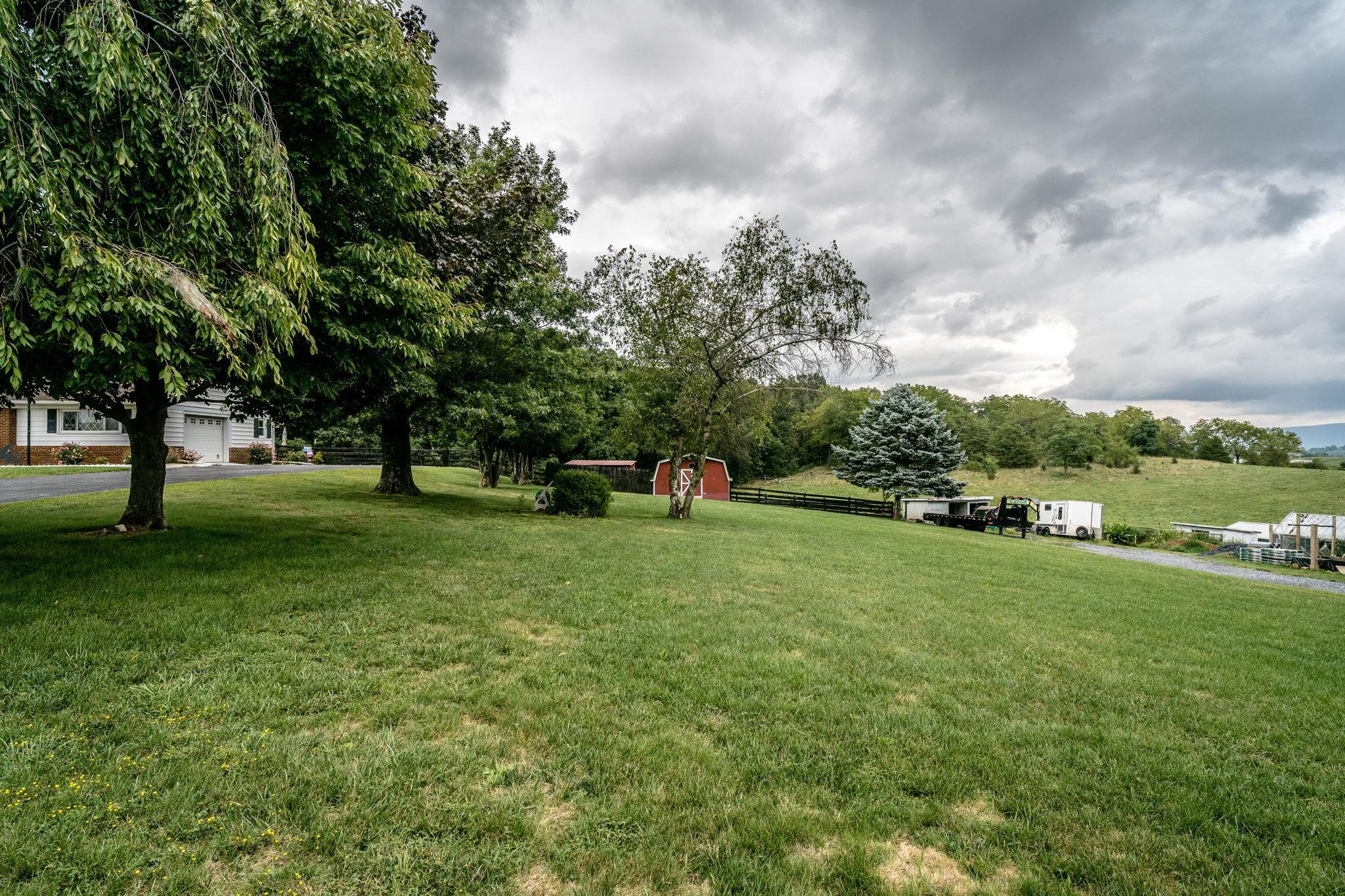 4192 SINGERS GLEN RD