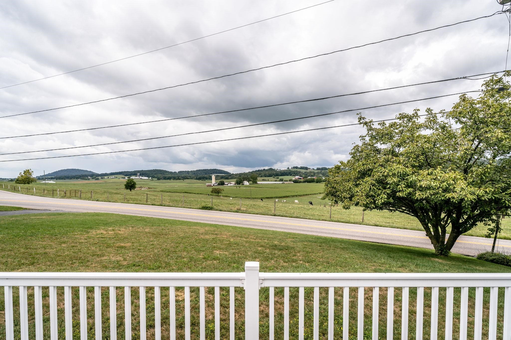 4192 SINGERS GLEN RD