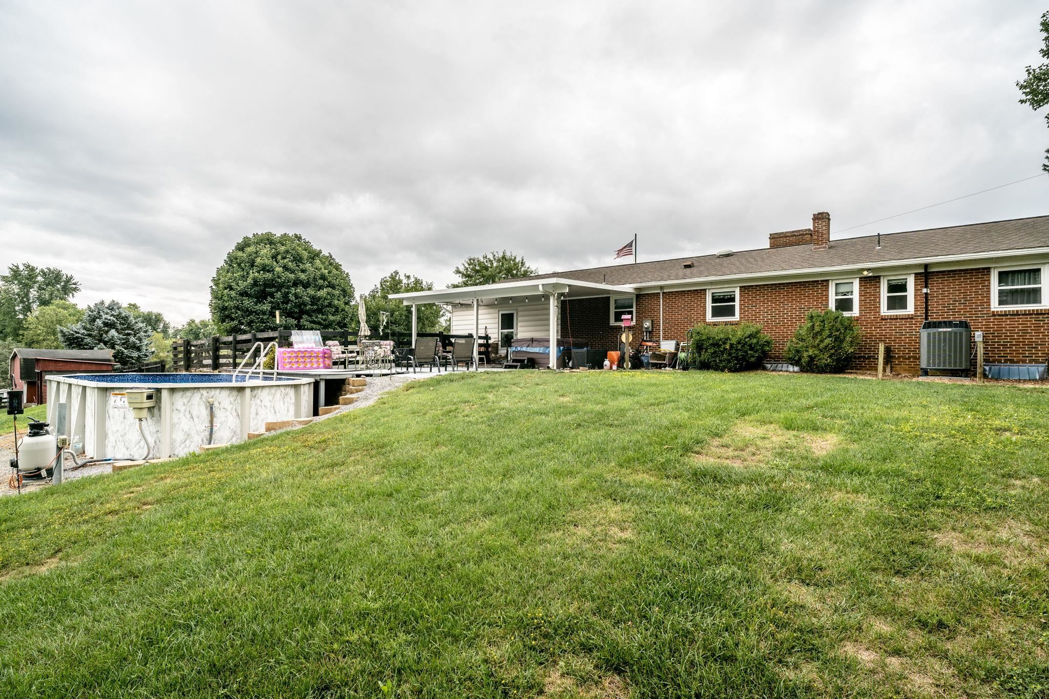 4192 SINGERS GLEN RD