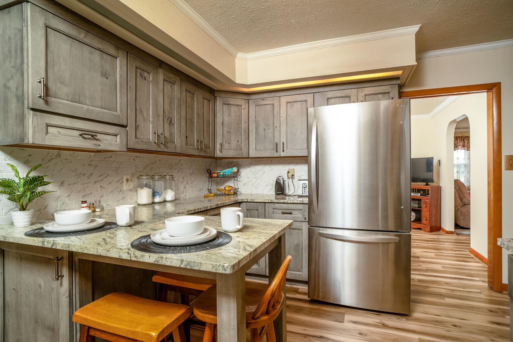 4192 SINGERS GLEN RD