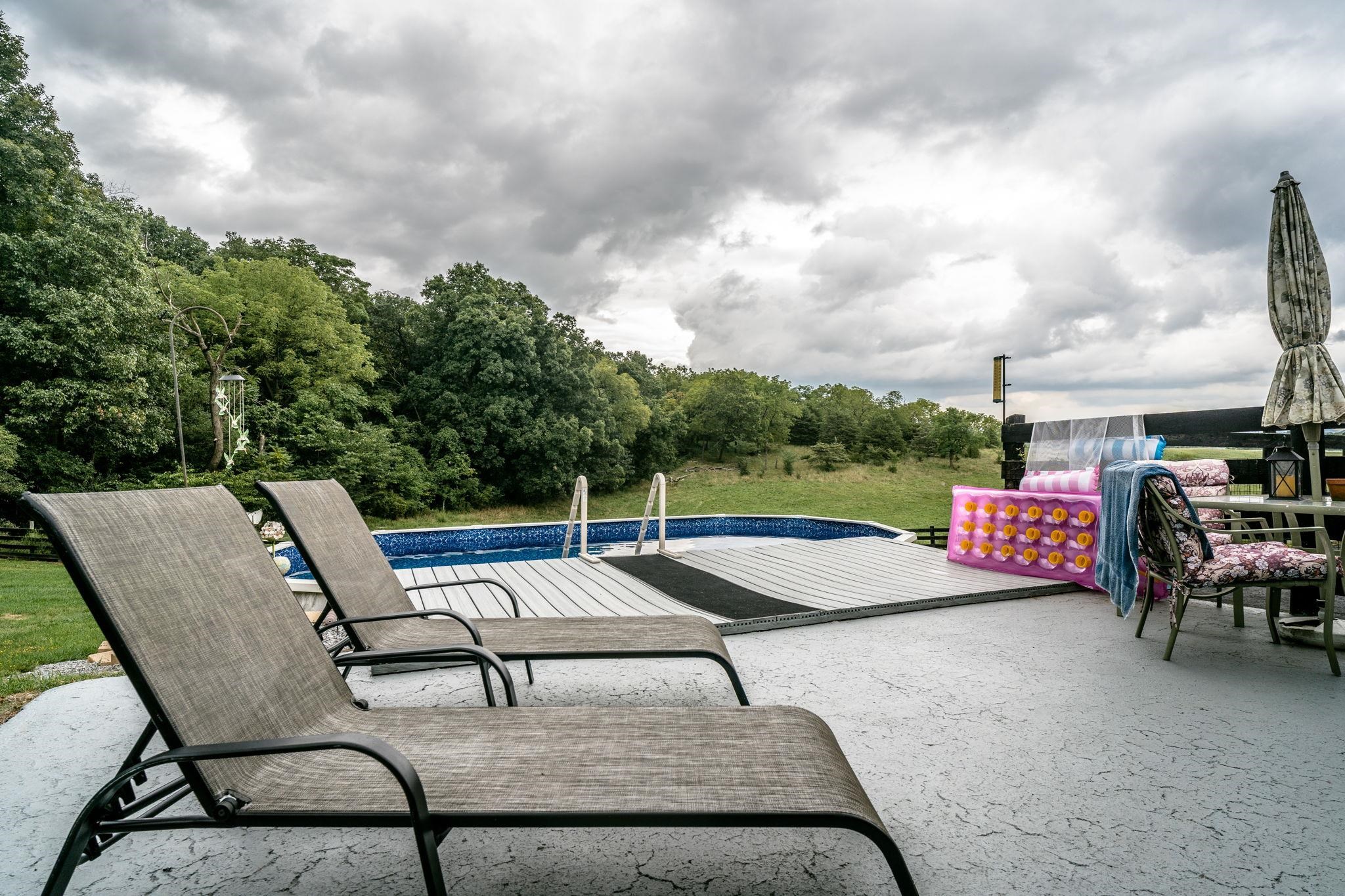 4192 SINGERS GLEN RD