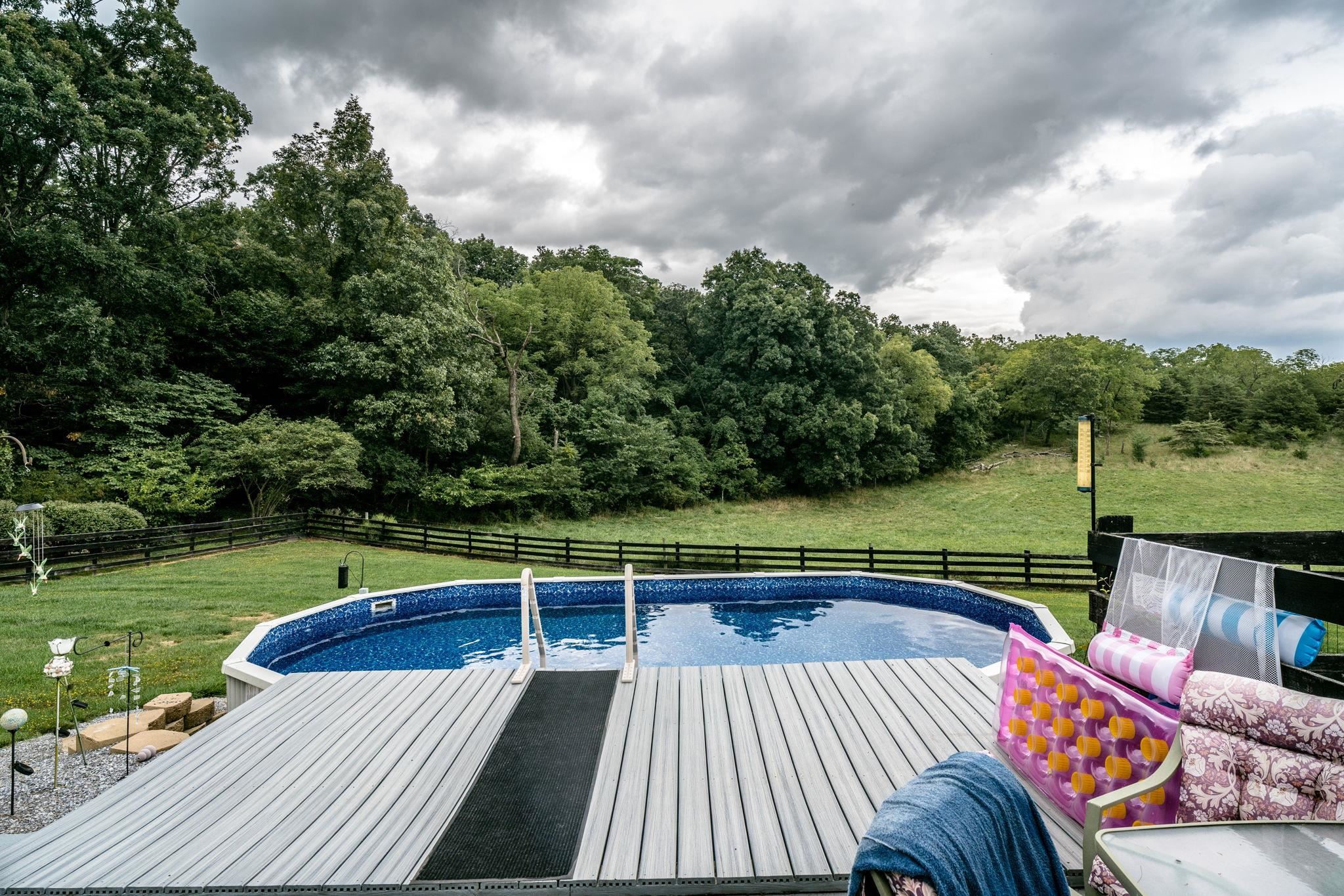 4192 SINGERS GLEN RD