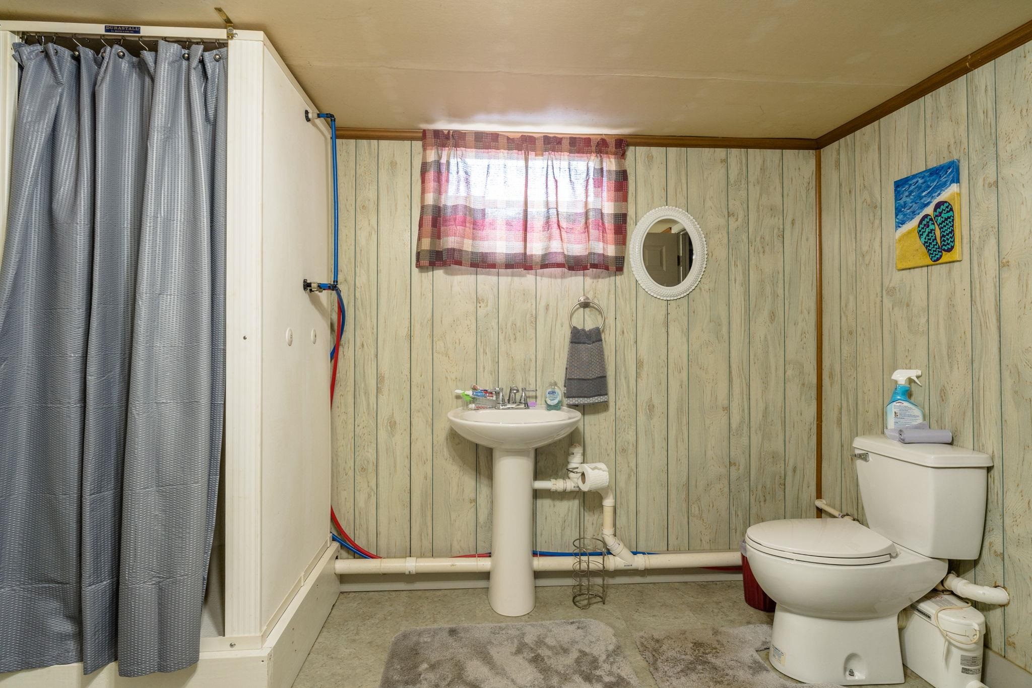 4192 SINGERS GLEN RD