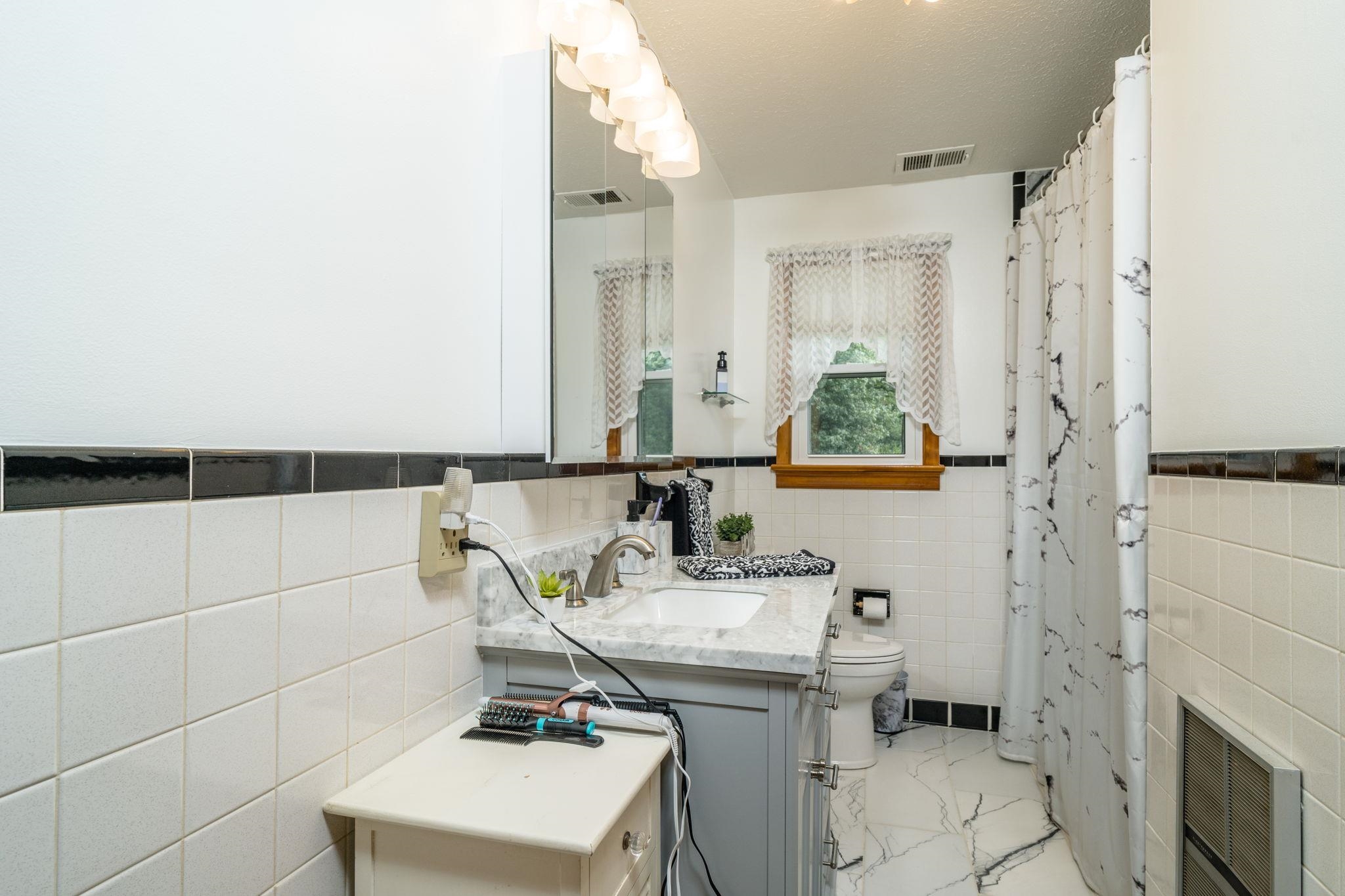 4192 SINGERS GLEN RD