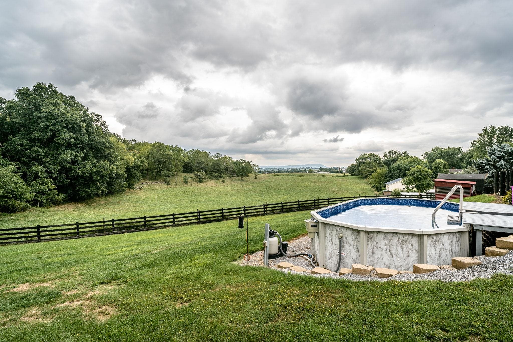 4192 SINGERS GLEN RD