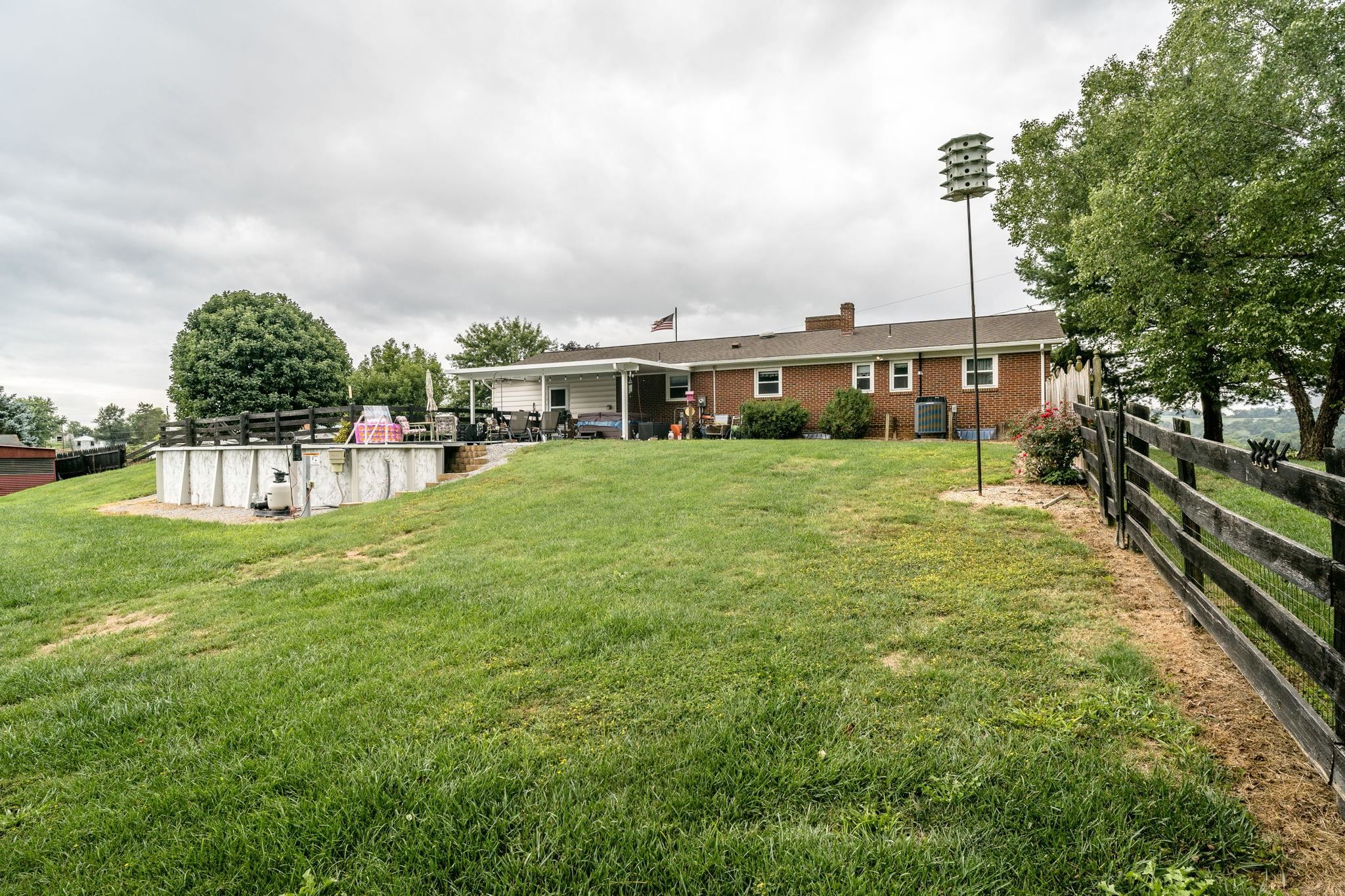 4192 SINGERS GLEN RD