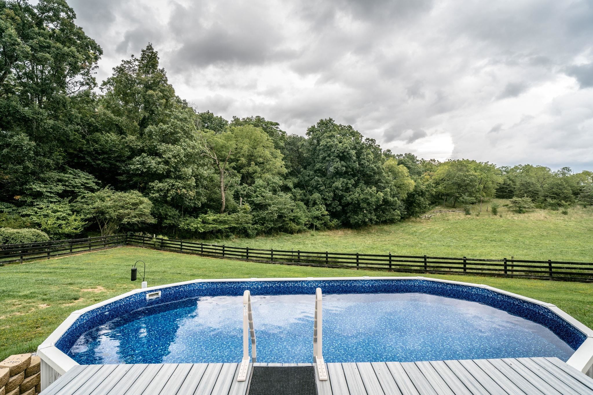 4192 SINGERS GLEN RD