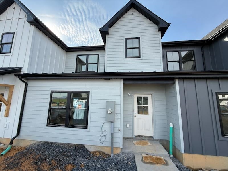 13 PRAIRIE CT