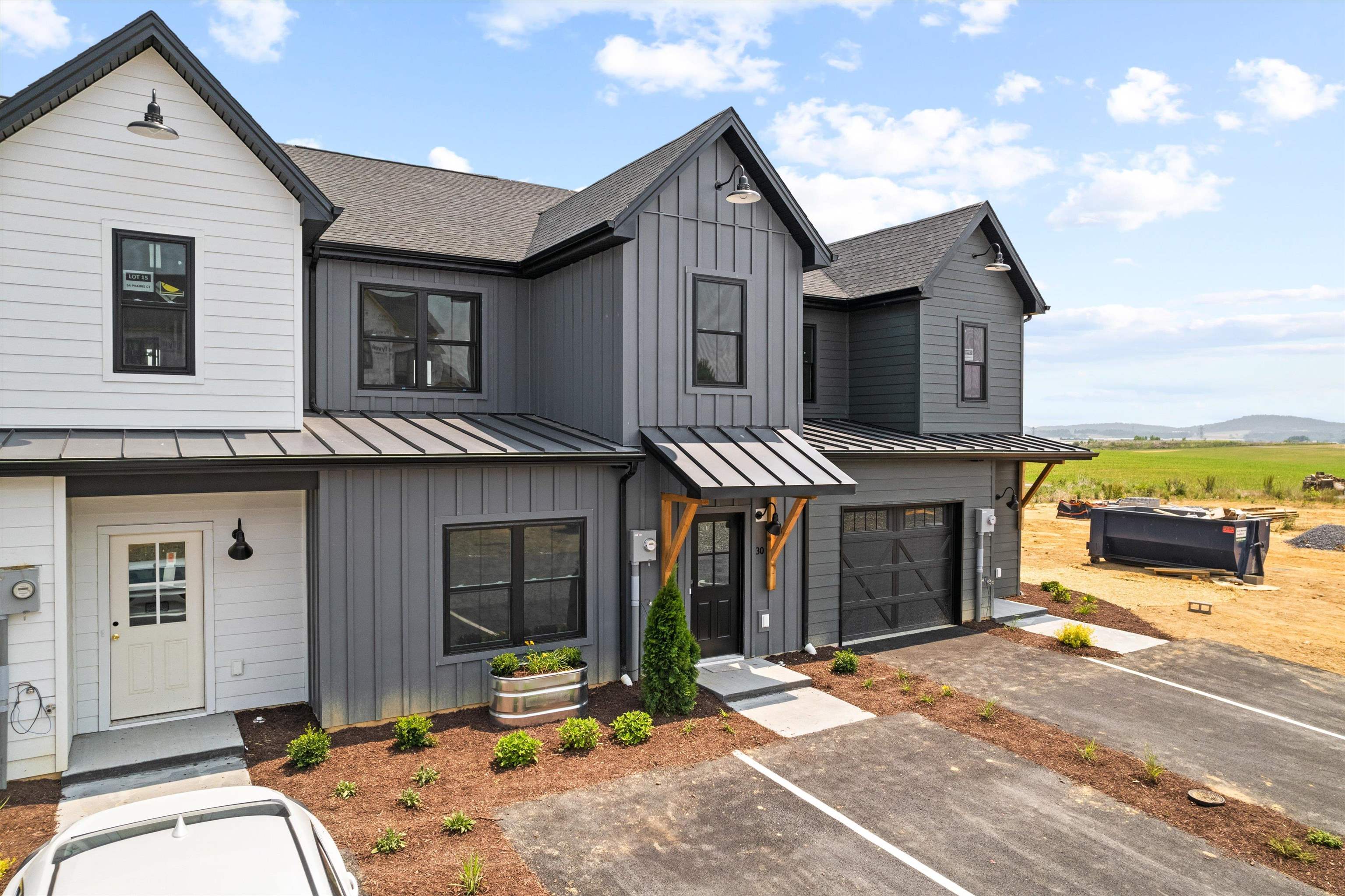 13 PRAIRIE CT