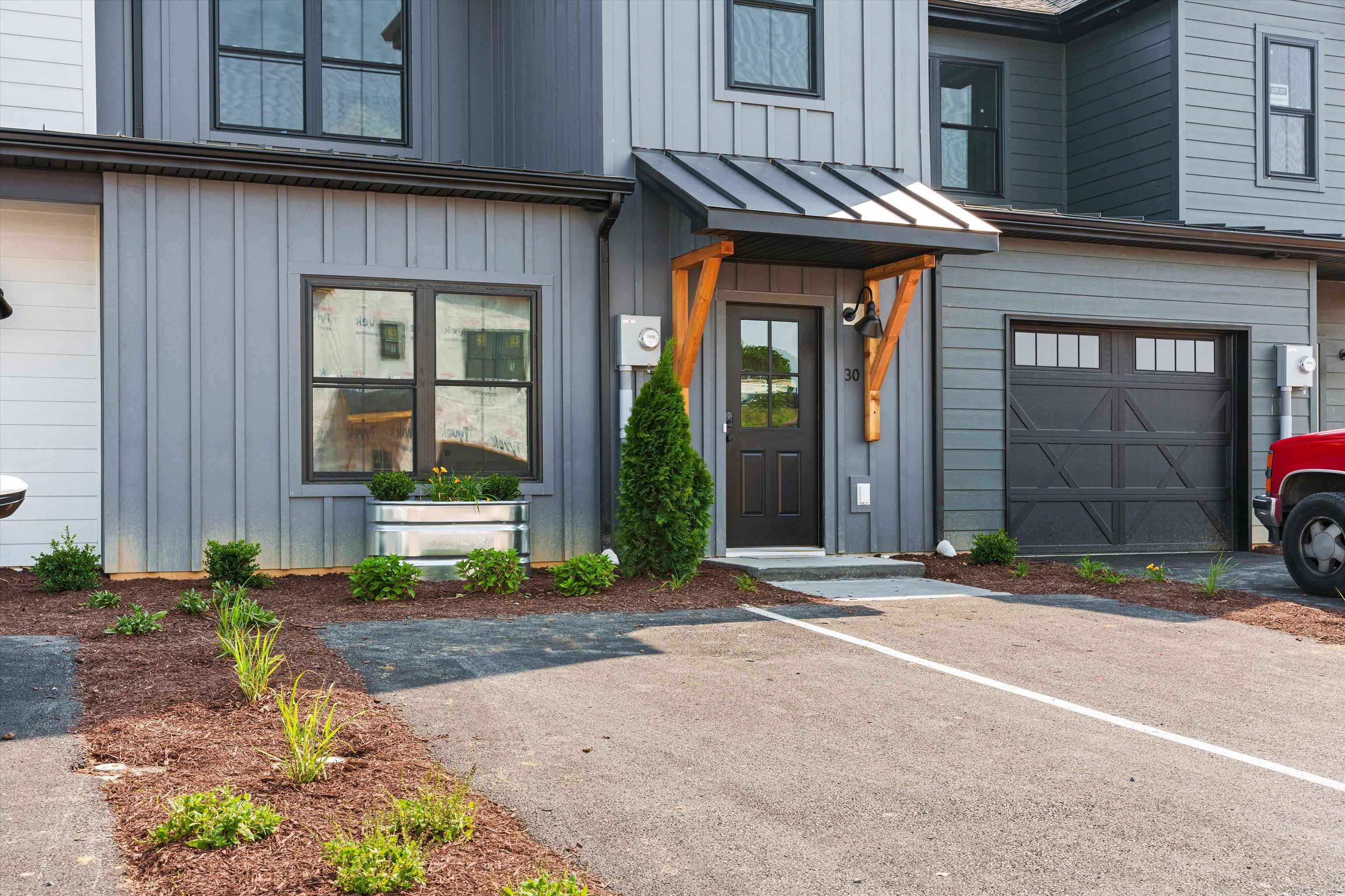 13 PRAIRIE CT