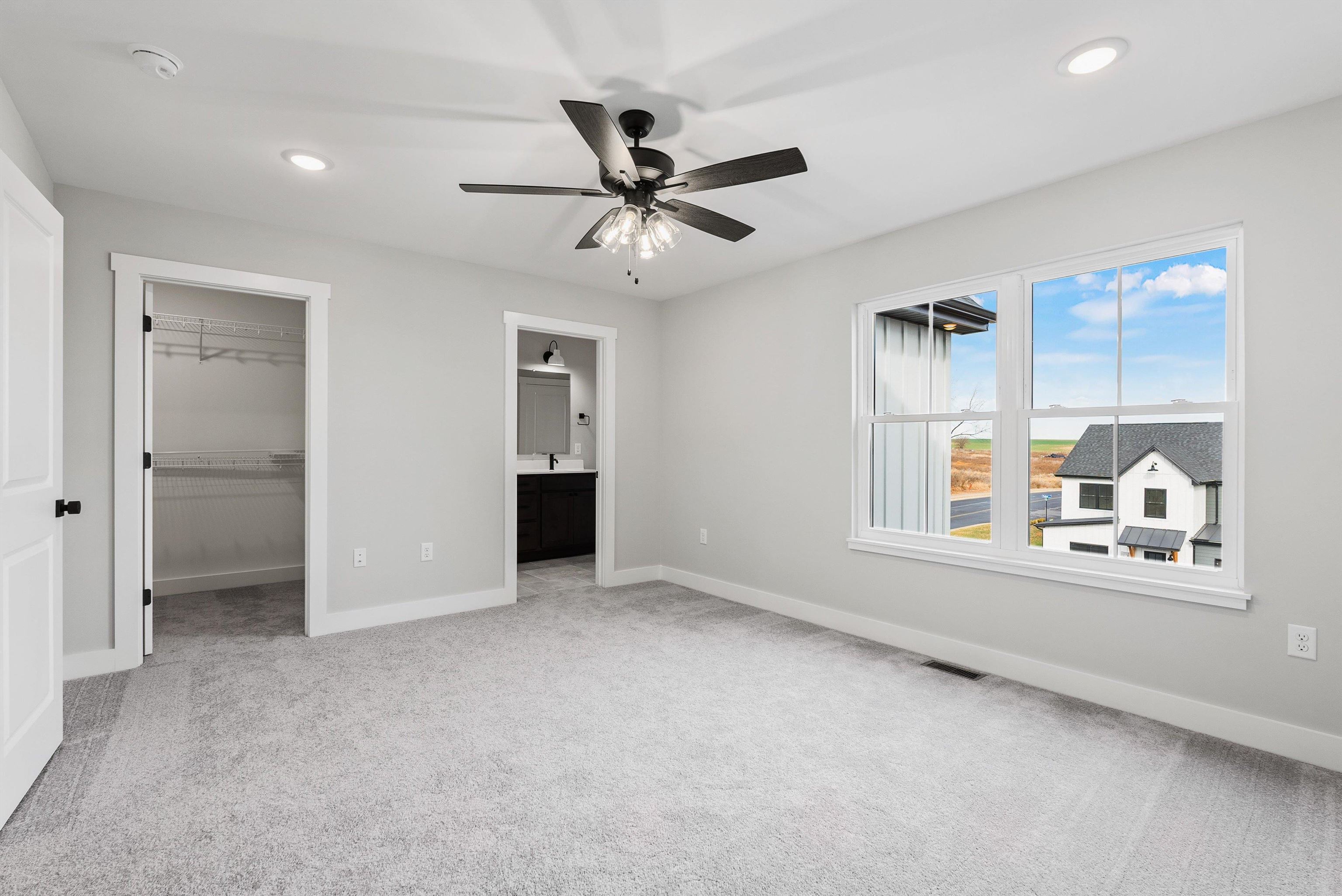 13 PRAIRIE CT