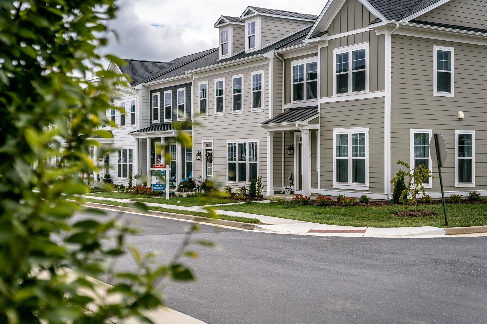 3246 CHARLESTON BLVD Unit: 20F