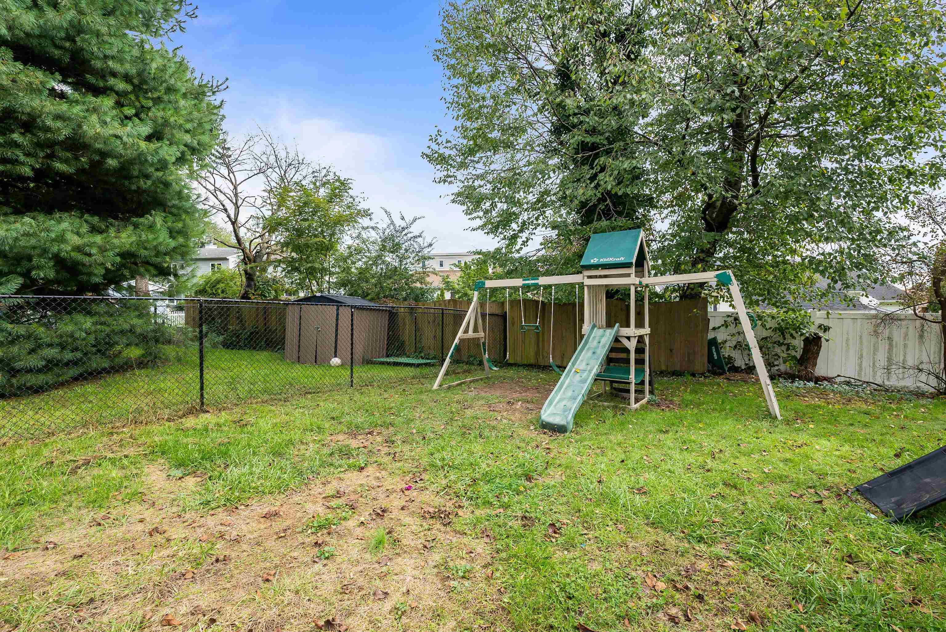 943 ROSEDALE DR