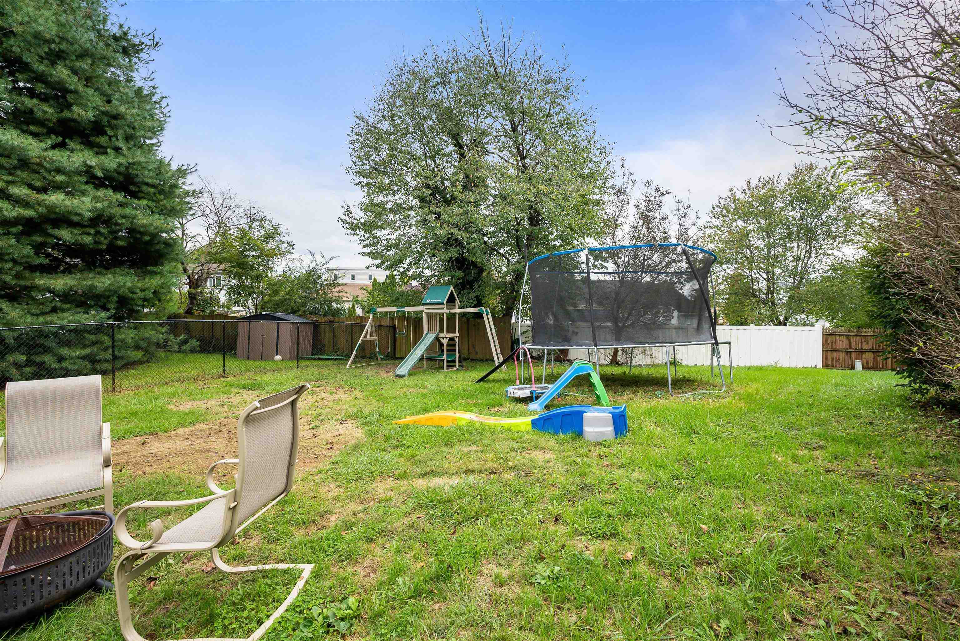 943 ROSEDALE DR