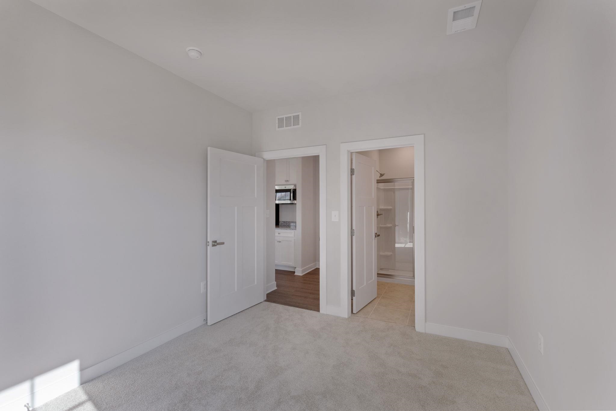 10696 WHISPERING PINE LN