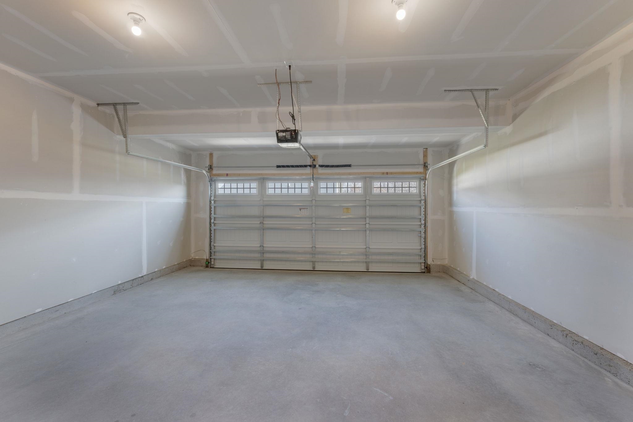 10696 WHISPERING PINE LN