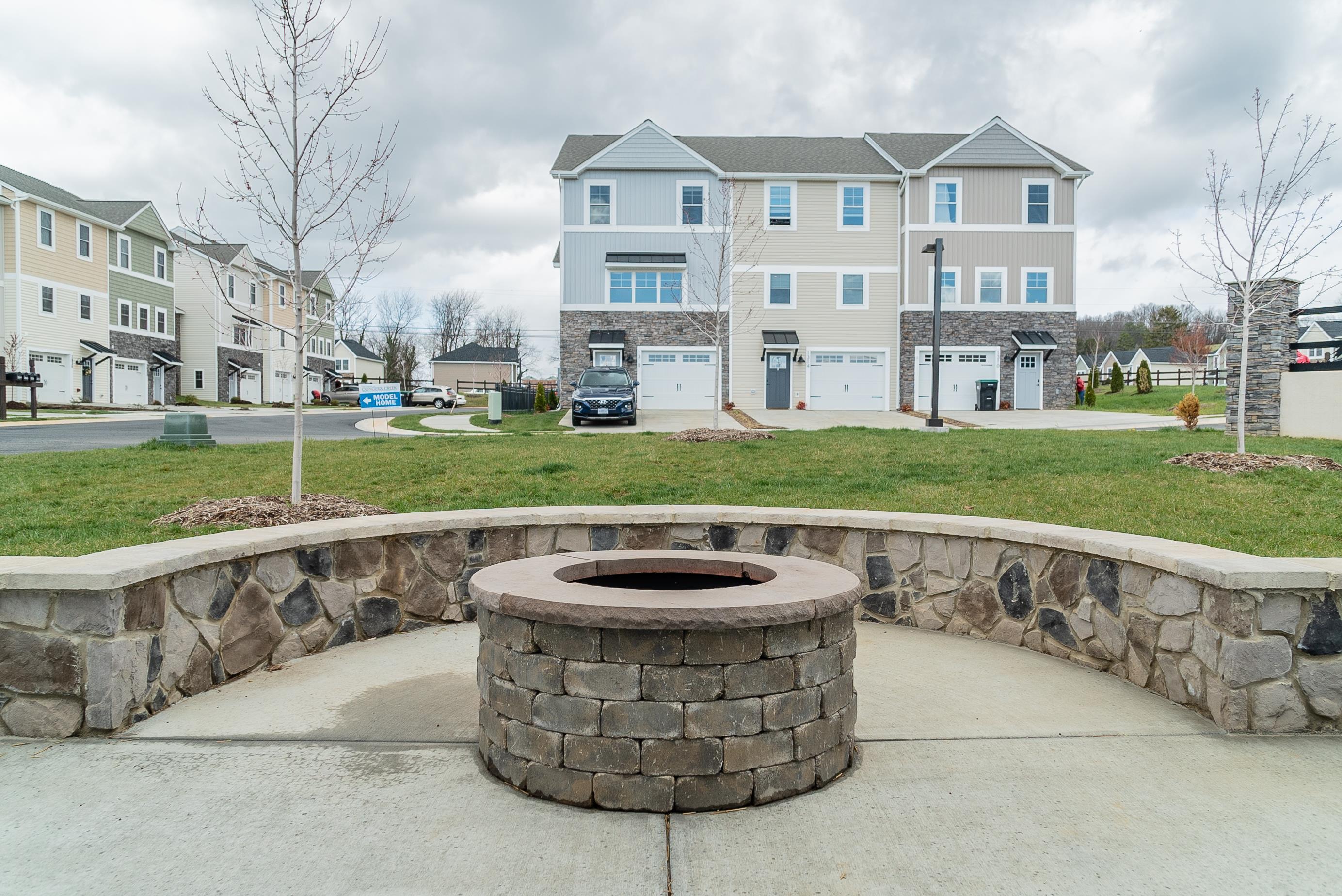 1449 DERBY DR