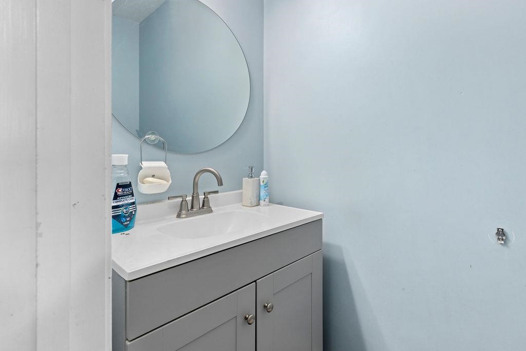 1320 COUNTRY CLUB CT