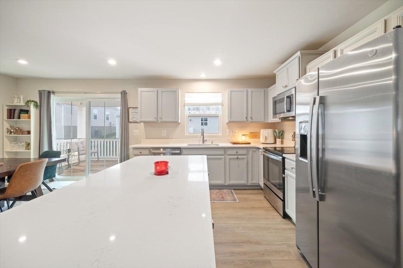 3720 MAYFIELD RD