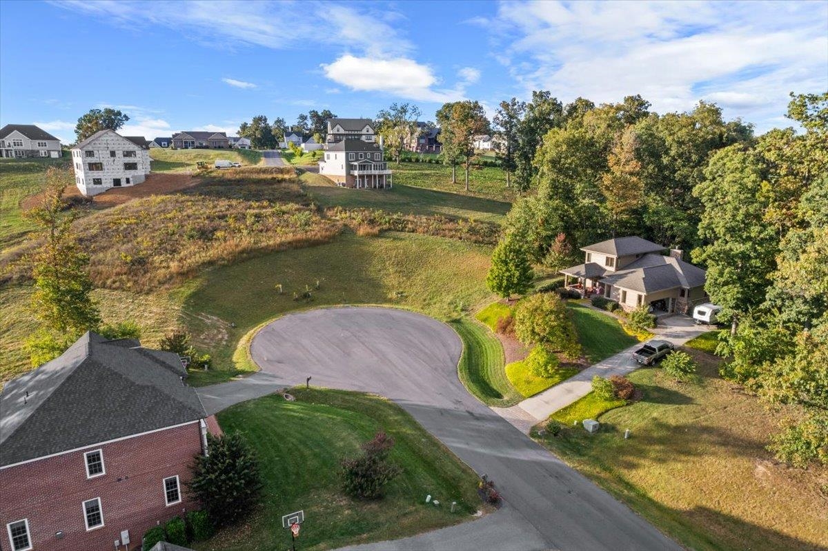 152 WILTON PL