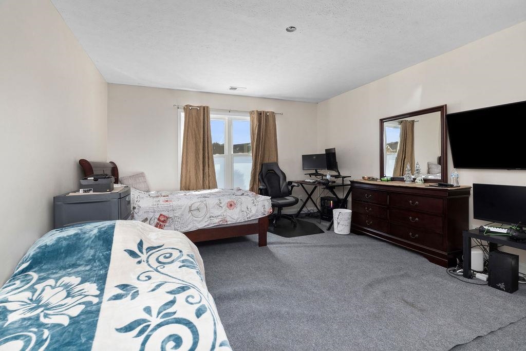 276 DYLAN CIR