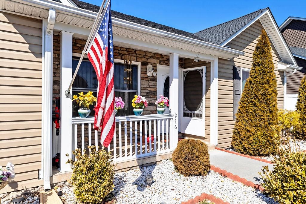 276 DYLAN CIR