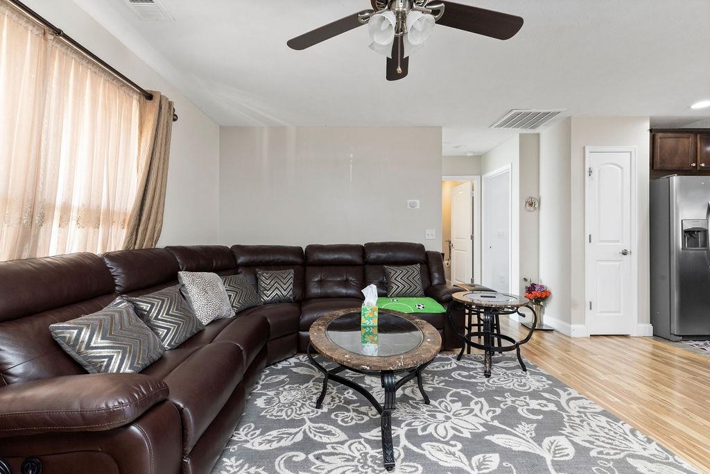 276 DYLAN CIR