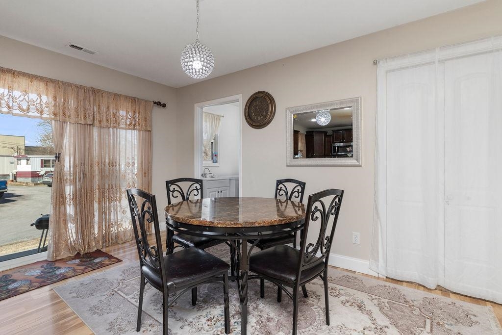 276 DYLAN CIR