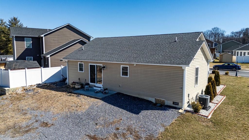 276 DYLAN CIR