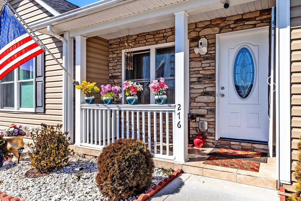 276 DYLAN CIR