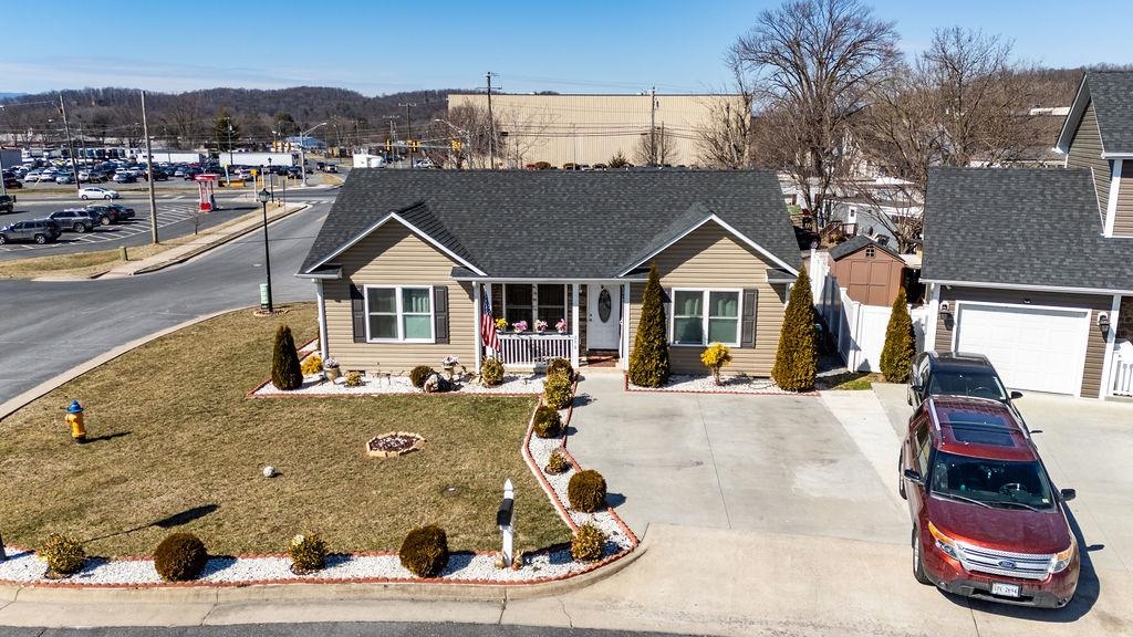 276 DYLAN CIR