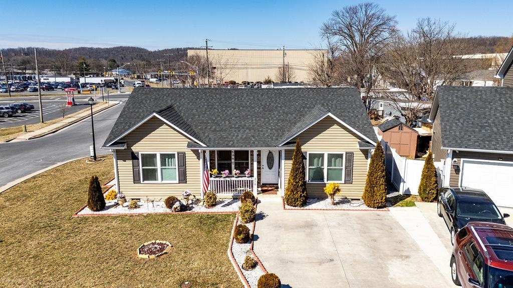 276 DYLAN CIR