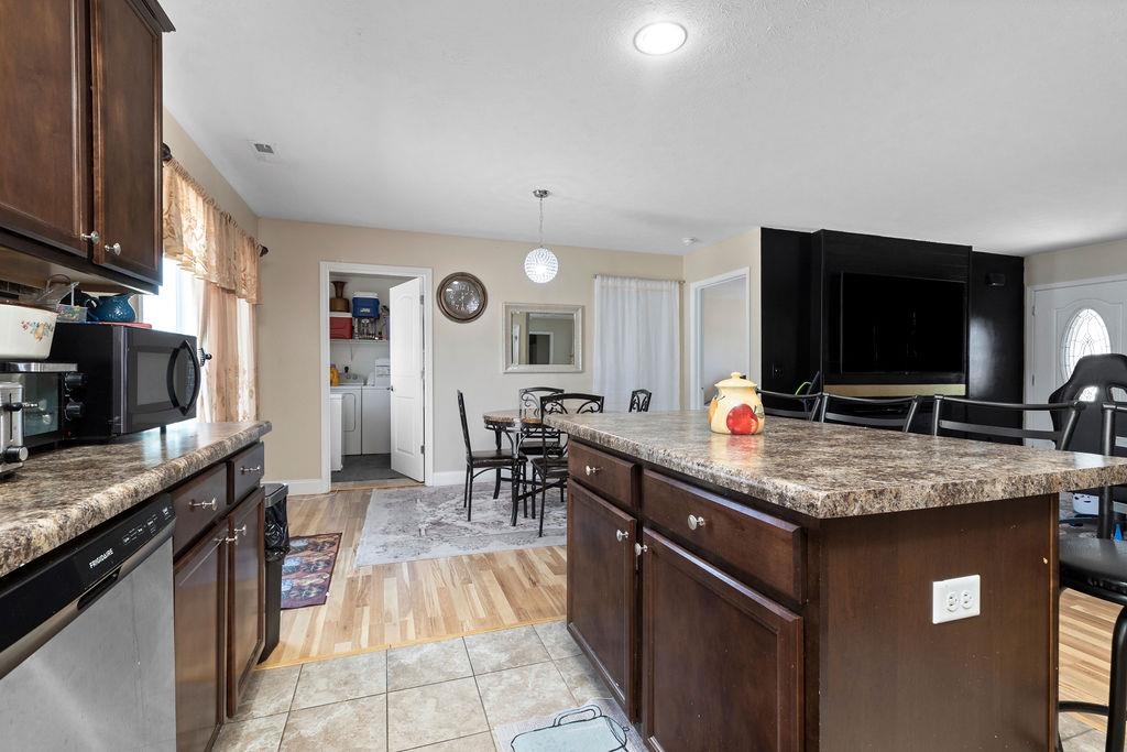 276 DYLAN CIR