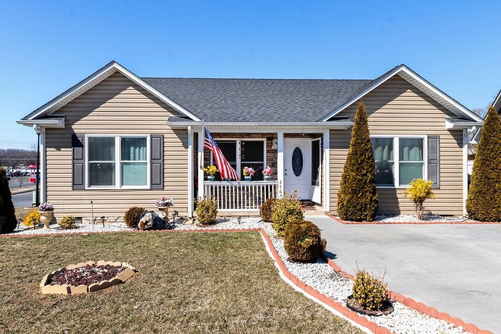 276 DYLAN CIR
