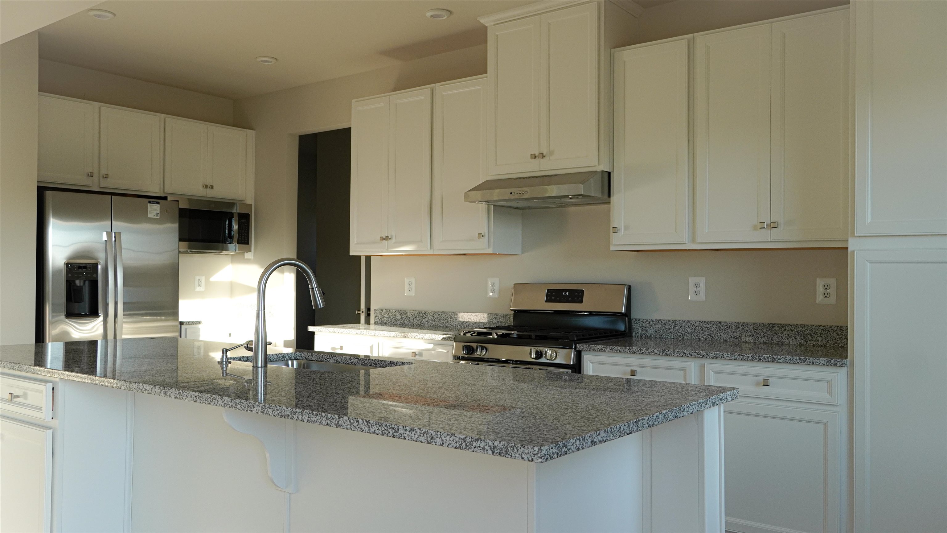 10696 WHISPERING PINE LN