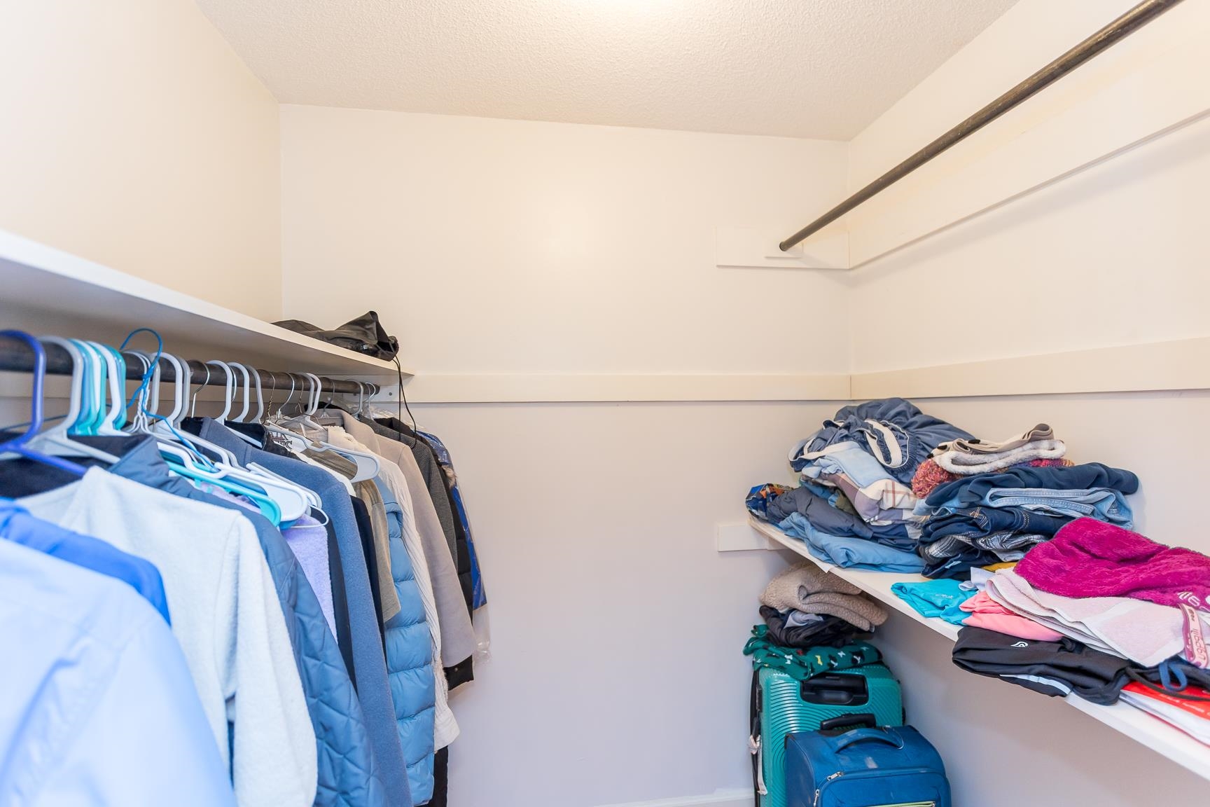 302 S DOGWOOD DR Unit: c