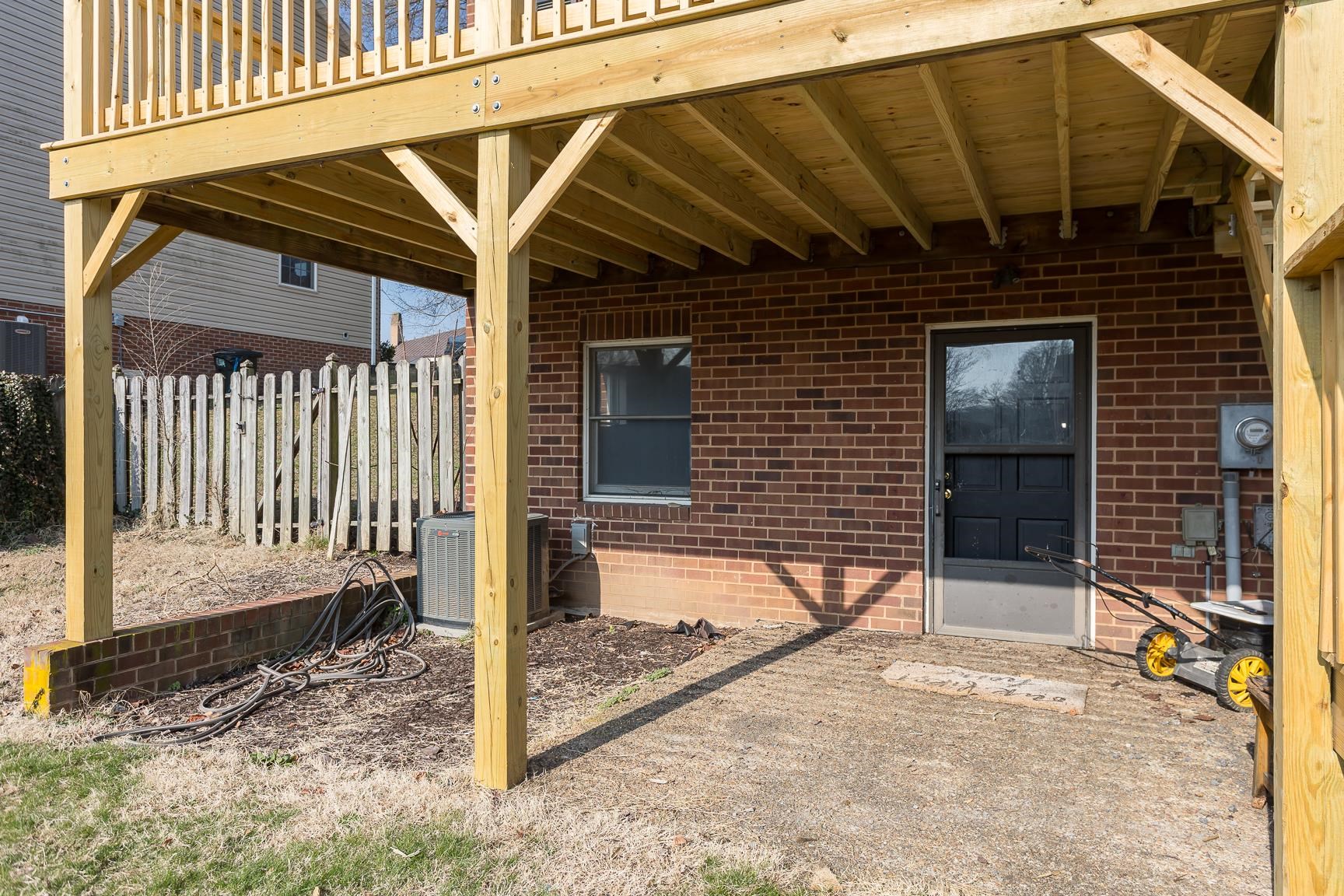 302 S DOGWOOD DR Unit: c