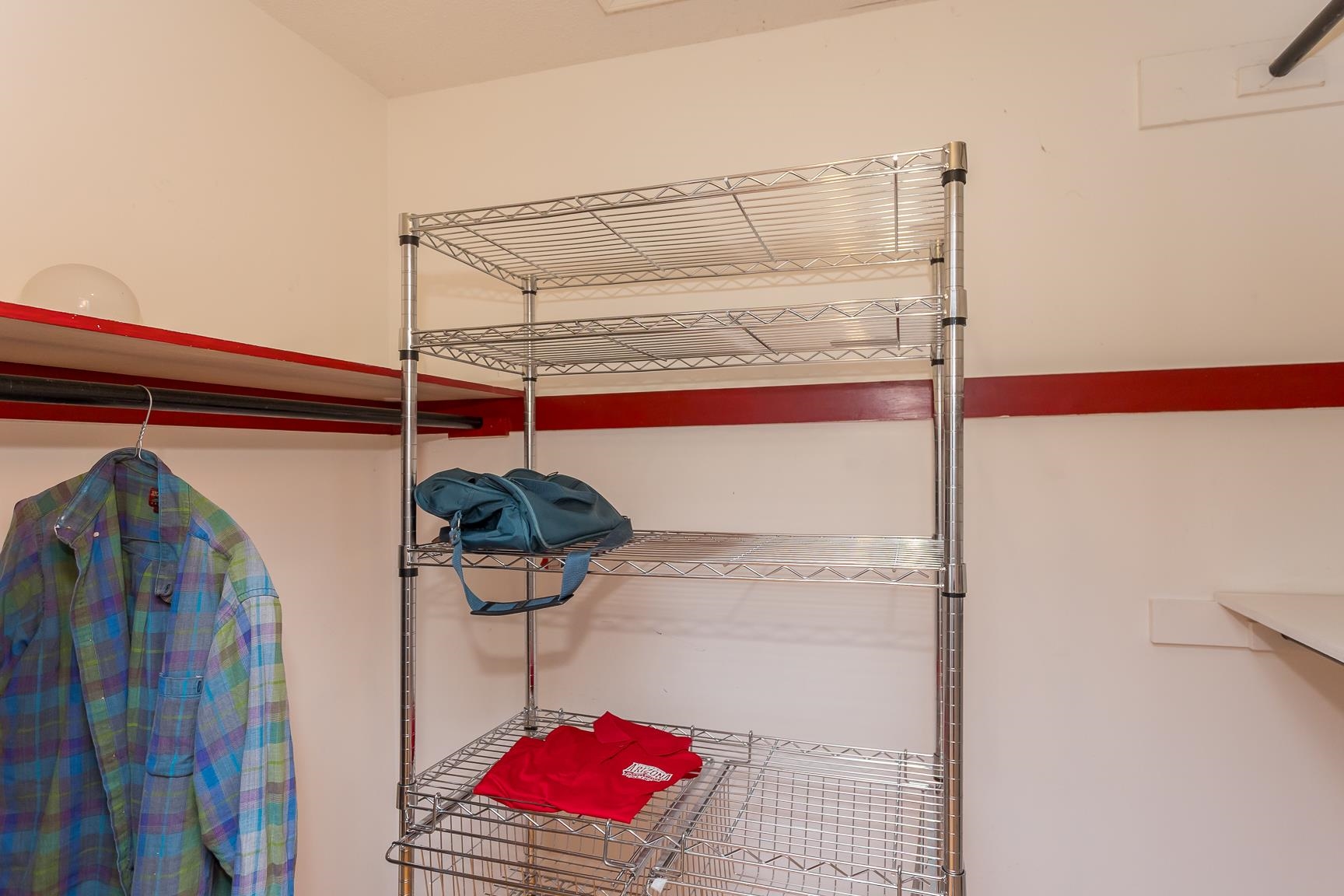 302 S DOGWOOD DR Unit: c