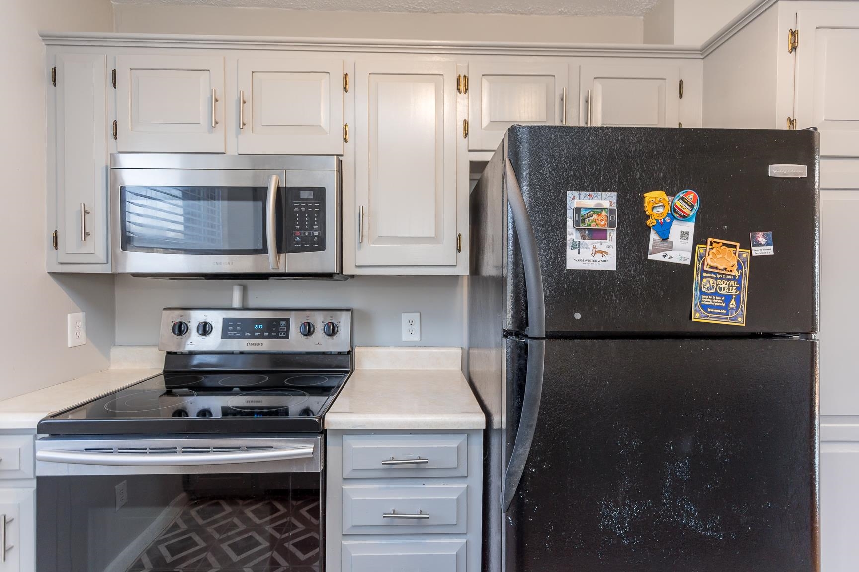 302 S DOGWOOD DR Unit: c